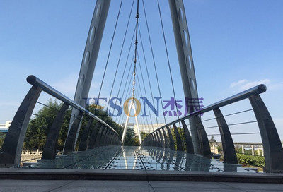 桥梁护栏安装效果图01