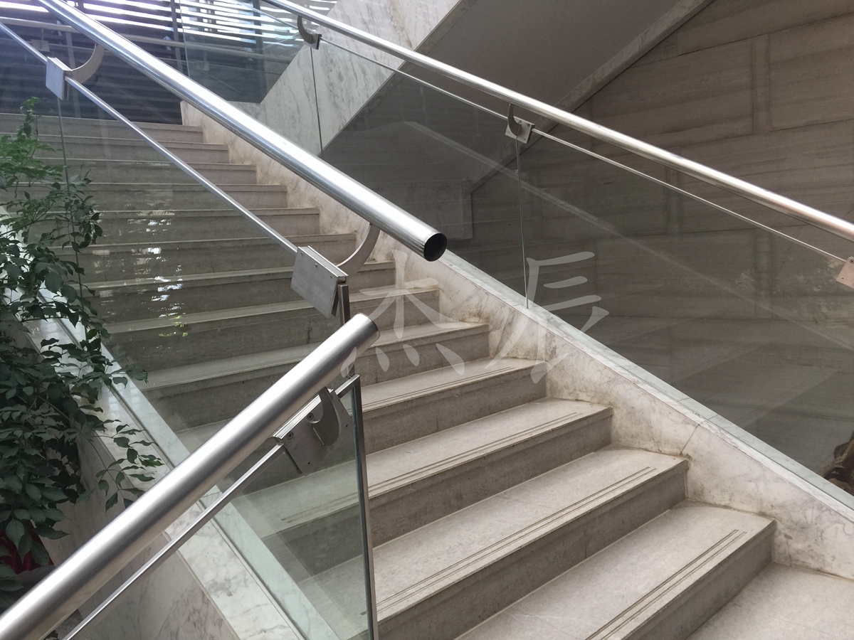 安全防护，走心美感——杰辰五金不锈钢栏杆案例